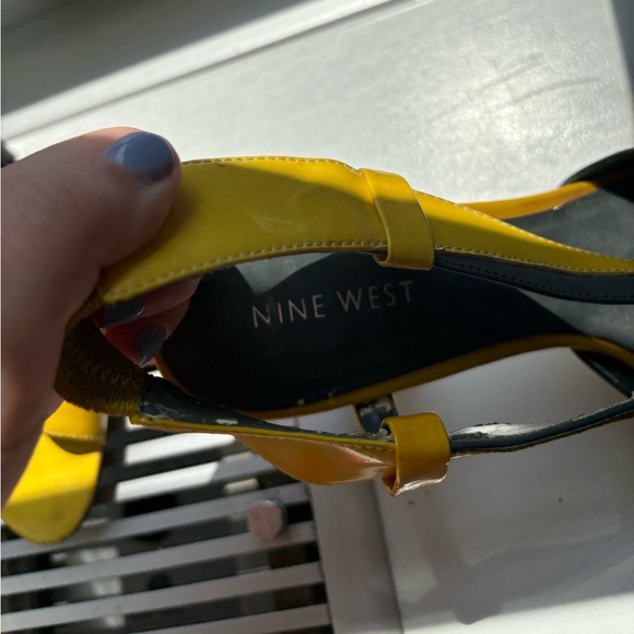 Nine West NWT yellow heels - Picture 7 of 8